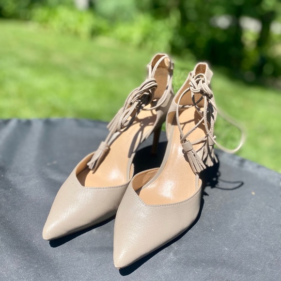 Banana Republic Point Toe Heels Ankle Wrap Women’s 7 Taupe / Gray - Picture 3 of 6